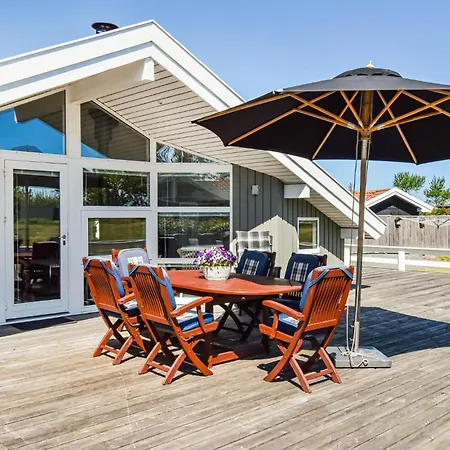 Stunning In With Kitchen
