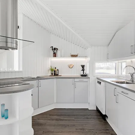 Stunning In With Kitchen